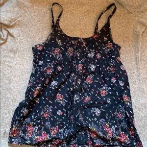GAP navy floral flowy tank 🌺🌸🌼